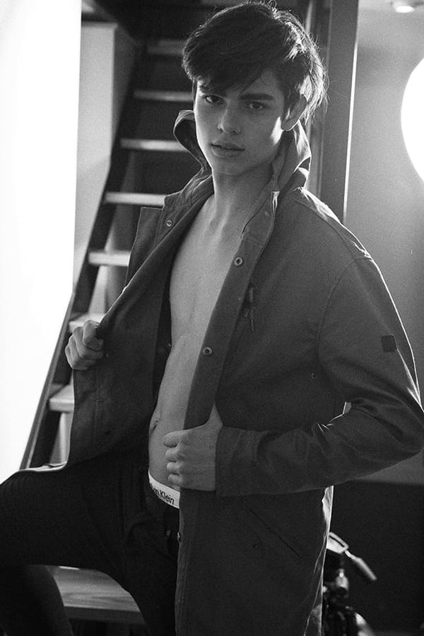 Arjan Botma  by louis daniel botha Arjan Botma  by louis daniel botha Vanity Teen 虚荣青年 Lifestyle & new faces magazine