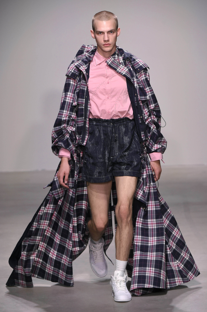 Feng Chen Wang S/S 2018 Feng Chen Wang S/S 2018 Vanity Teen 虚荣青年 Lifestyle & new faces magazine