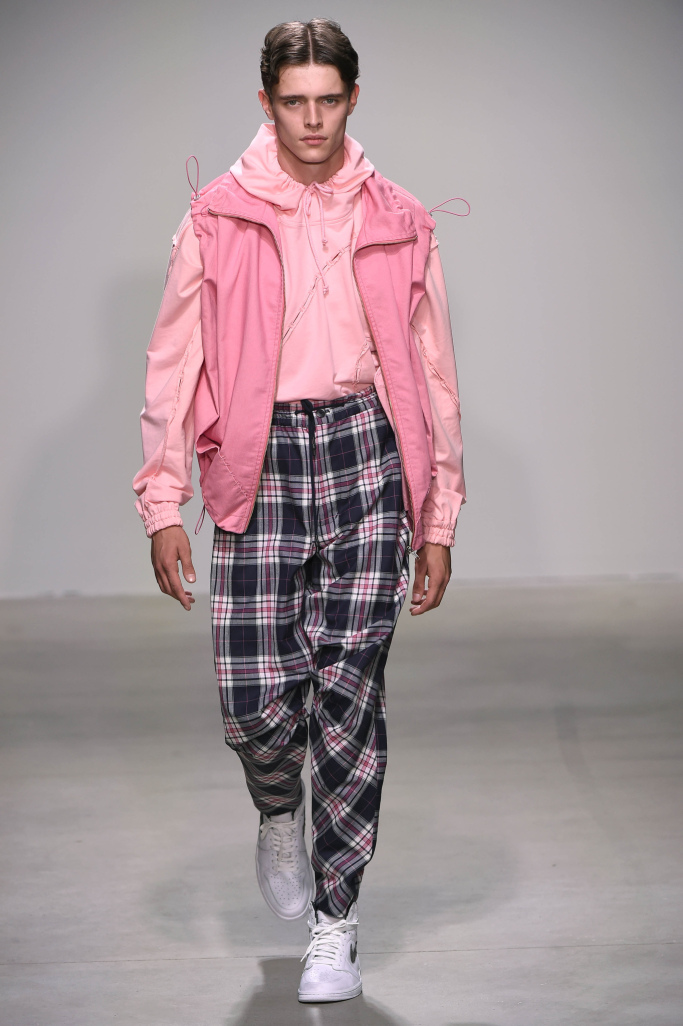 Feng Chen Wang S/S 2018 Feng Chen Wang S/S 2018 Vanity Teen 虚荣青年 Lifestyle & new faces magazine