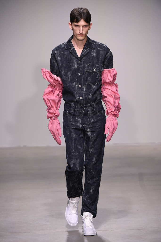 Feng Chen Wang S/S 2018 Feng Chen Wang S/S 2018 Vanity Teen 虚荣青年 Lifestyle & new faces magazine