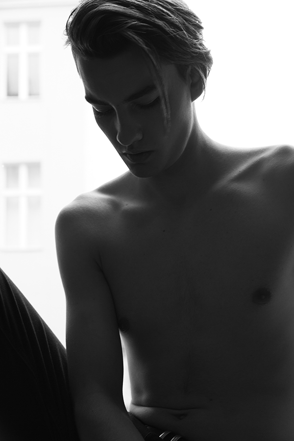 NEW FACES Kuba by Ender Suenni Vanity Teen 虚荣青年 NEW FACES Kuba by Ender Suenni NEW FACES Kuba by Ender Suenni Vanity Teen 虚荣青年