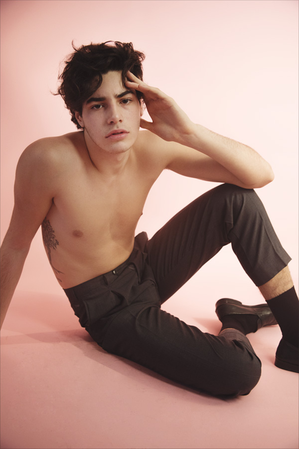 NEW FACES Lorenzo Gutierrez by Roger Vekstein NEW FACES Lorenzo Gutierrez by Roger Vekstein Vanity Teen 虚荣青年 Lifestyle & new faces magazine