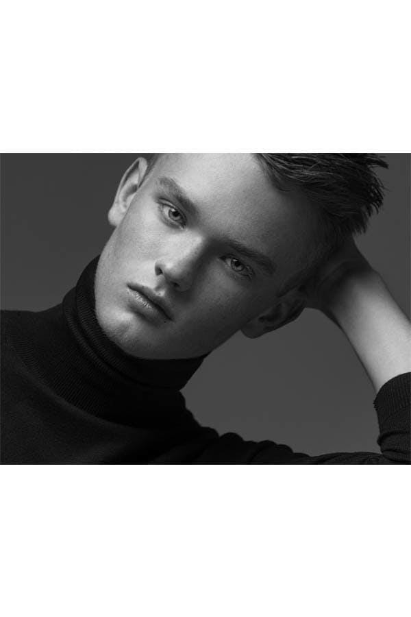 Only The Lonely Can Play by Jay Mathews Only The Lonely Can Play by Jay Mathews Vanity Teen 虚荣青年 Lifestyle & new faces magazine