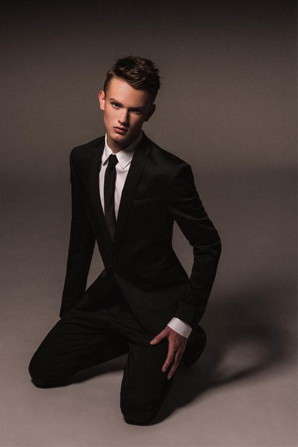 Only The Lonely Can Play by Jay Mathews Only The Lonely Can Play by Jay Mathews Vanity Teen 虚荣青年 Lifestyle & new faces magazine