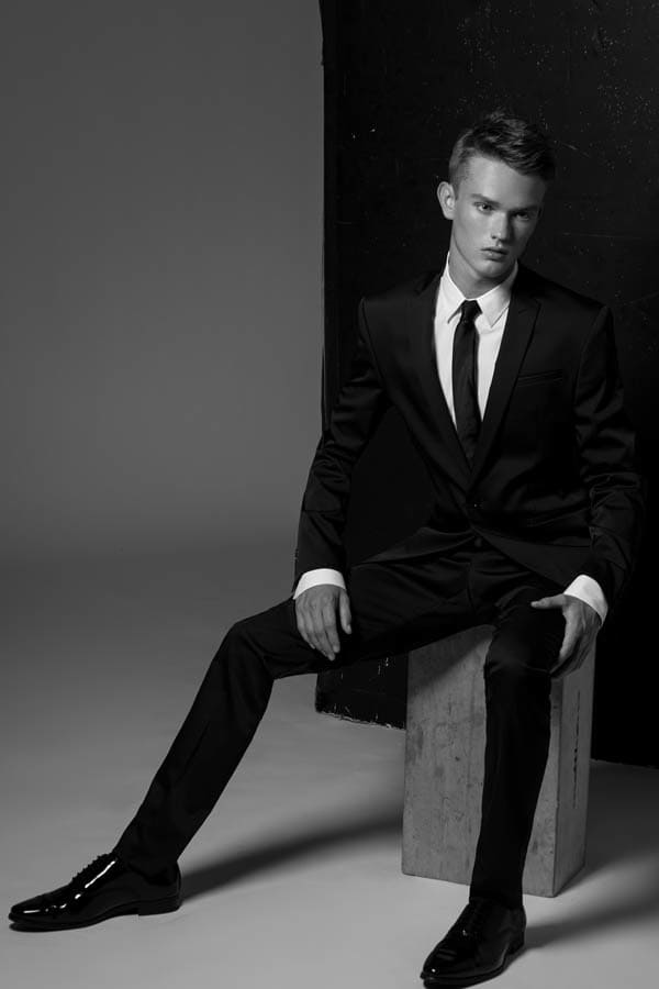 Only The Lonely Can Play by Jay Mathews Only The Lonely Can Play by Jay Mathews Vanity Teen 虚荣青年 Lifestyle & new faces magazine