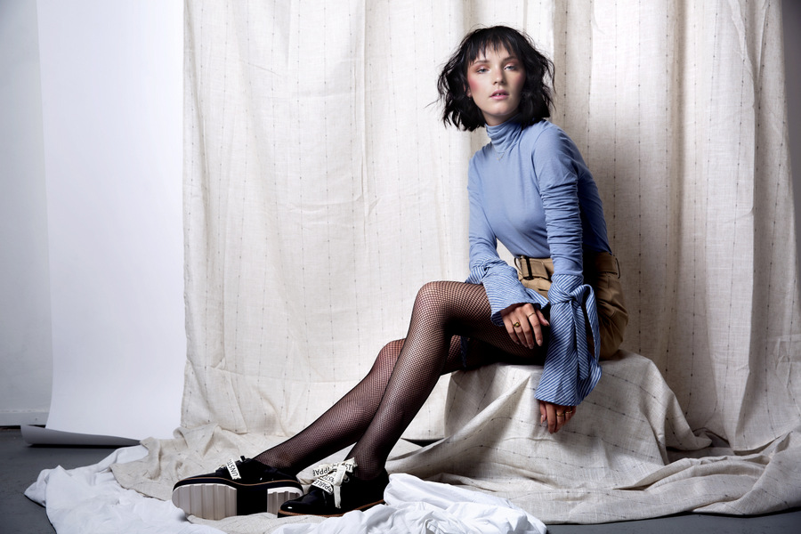 Lean Into It: Julie Hoogenberk by Elza van der Saag Lean Into It: Julie Hoogenberk by Elza van der Saag Vanity Teen 虚荣青年 Lifestyle & new faces magazine