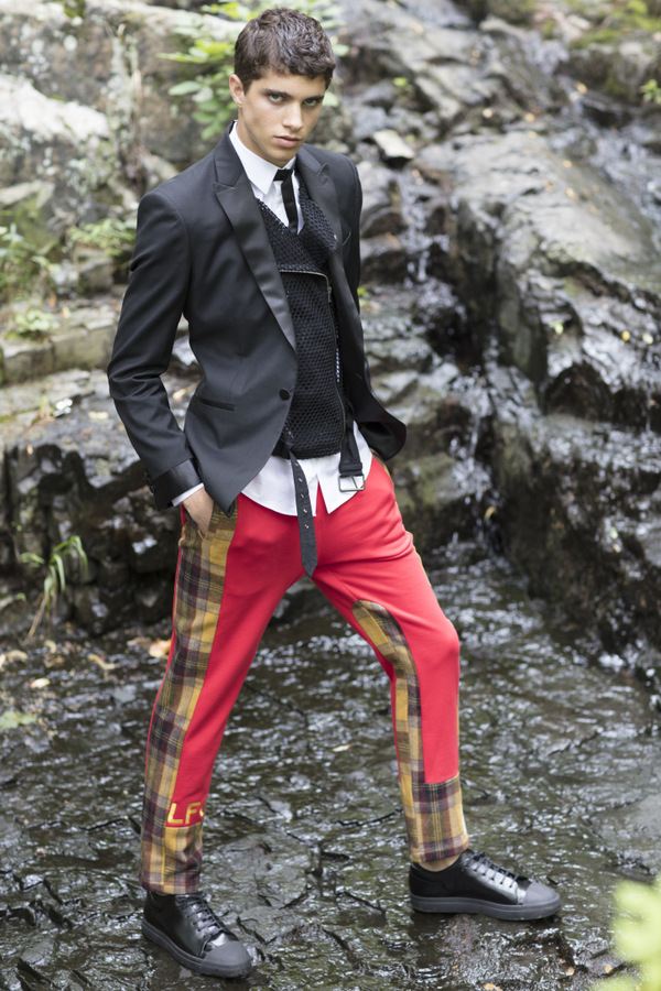 VT 11: New Faces 2/5 Mateo Videla by David Macke VT 11: New Faces 2/5 Mateo Videla by David Macke Vanity Teen 虚荣青年 Lifestyle & new faces magazine