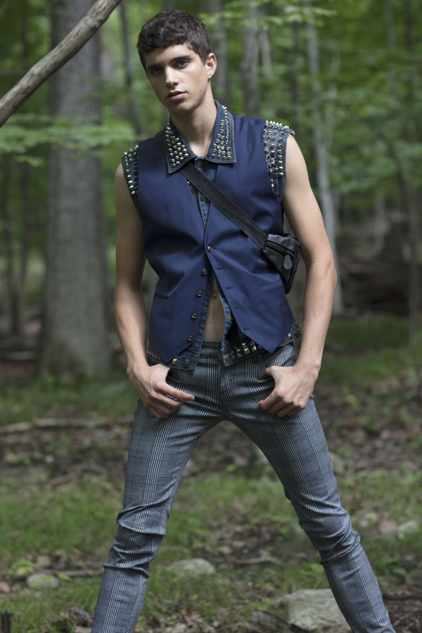 VT 11: New Faces 2/5 Mateo Videla by David Macke VT 11: New Faces 2/5 Mateo Videla by David Macke Vanity Teen 虚荣青年 Lifestyle & new faces magazine