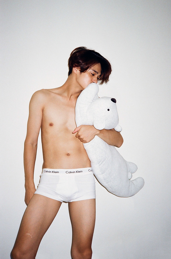 NEW FACES Bank Chuang by 526 NEW FACES Bank Chuang by 526 Vanity Teen 虚荣青年 Lifestyle & new faces magazine