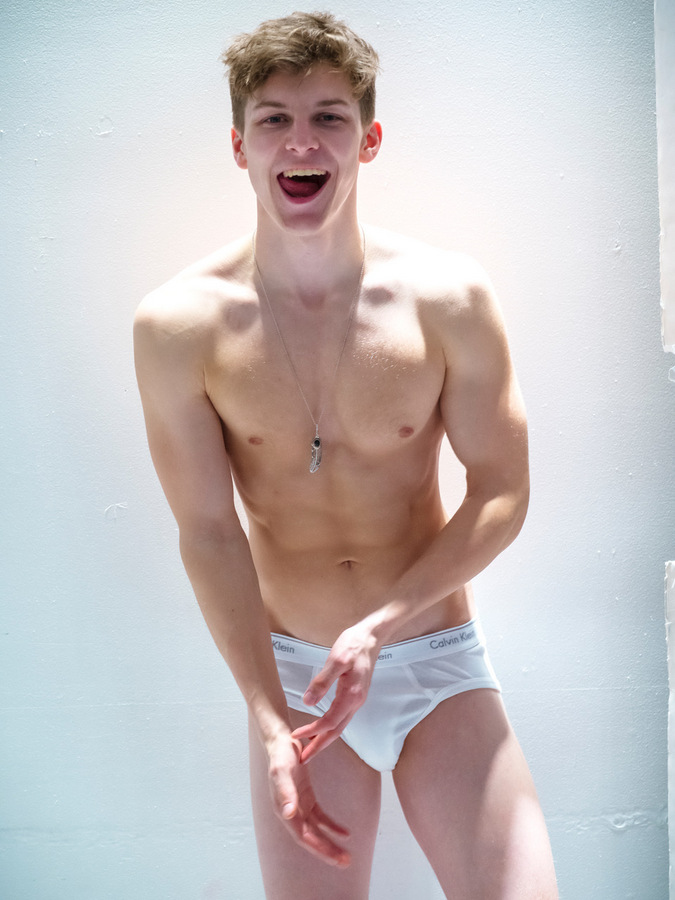 May Life’s Simple Pleasures Be Yours in Good Measure by David Macke May Life’s Simple Pleasures Be Yours in Good Measure by David Macke Vanity Teen 虚荣青年 Lifestyle & new faces magazine