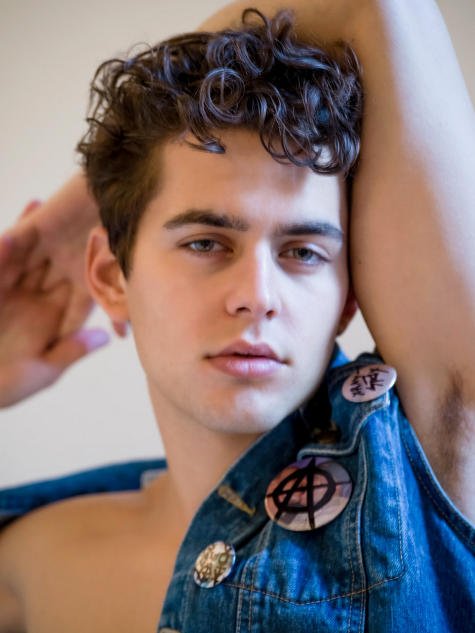 May Life’s Simple Pleasures Be Yours in Good Measure by David Macke May Life’s Simple Pleasures Be Yours in Good Measure by David Macke Vanity Teen 虚荣青年 Lifestyle & new faces magazine