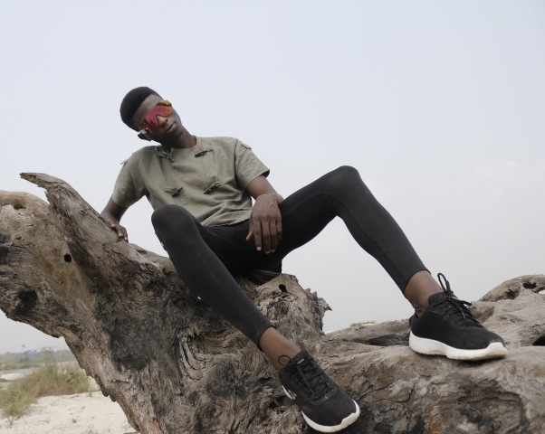 Uncontrolled Moves by Ofure Ighalo Uncontrolled Moves by Ofure Ighalo Vanity Teen 虚荣青年 Lifestyle & new faces magazine