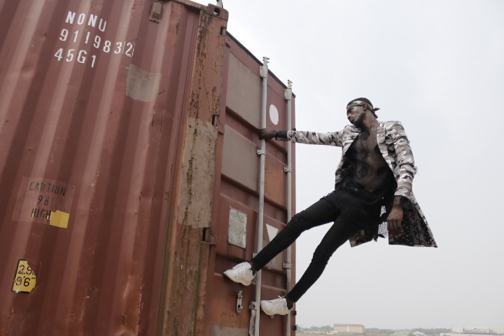 Uncontrolled Moves by Ofure Ighalo Uncontrolled Moves by Ofure Ighalo Vanity Teen 虚荣青年 Lifestyle & new faces magazine