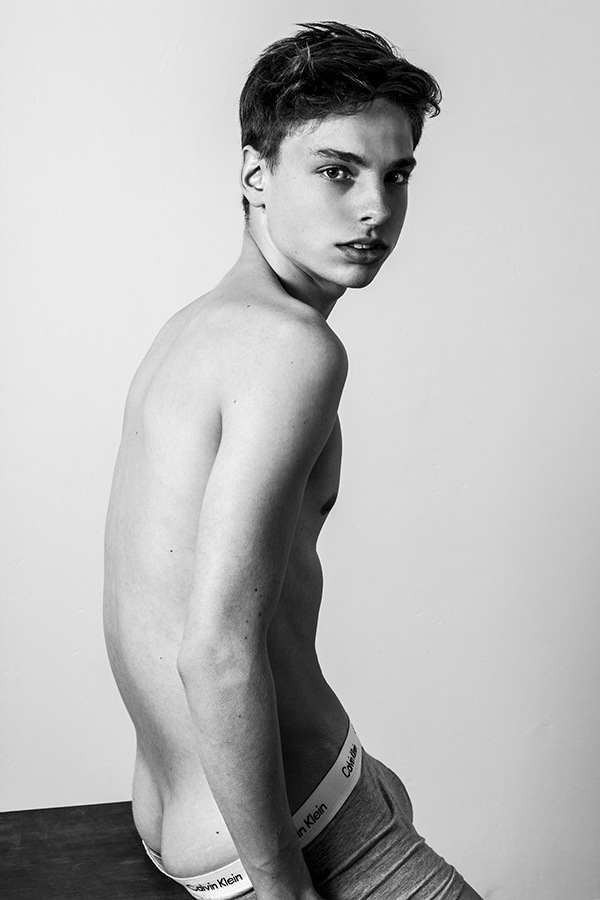 NEW FACES Johannes F. by Richard Kranzin NEW FACES Johannes F. by Richard Kranzin Vanity Teen 虚荣青年 Lifestyle & new faces magazine