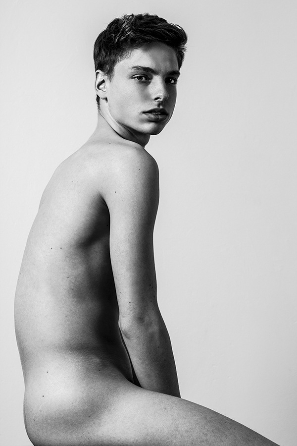 NEW FACES Johannes F. by Richard Kranzin NEW FACES Johannes F. by Richard Kranzin Vanity Teen 虚荣青年 Lifestyle & new faces magazine