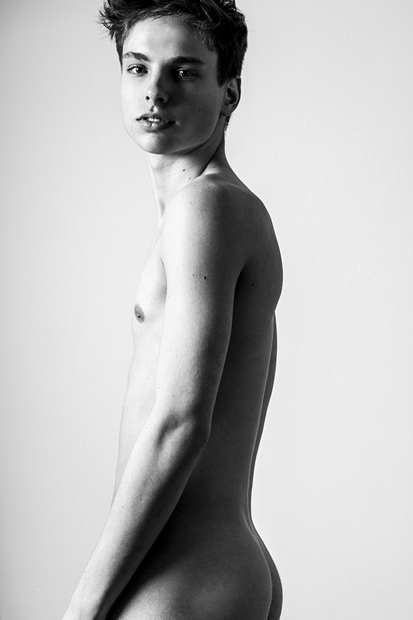 NEW FACES Johannes F. by Richard Kranzin NEW FACES Johannes F. by Richard Kranzin Vanity Teen 虚荣青年 Lifestyle & new faces magazine