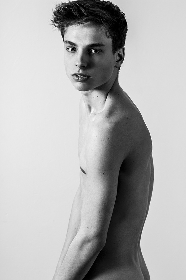 NEW FACES Johannes F. by Richard Kranzin NEW FACES Johannes F. by Richard Kranzin Vanity Teen 虚荣青年 Lifestyle & new faces magazine