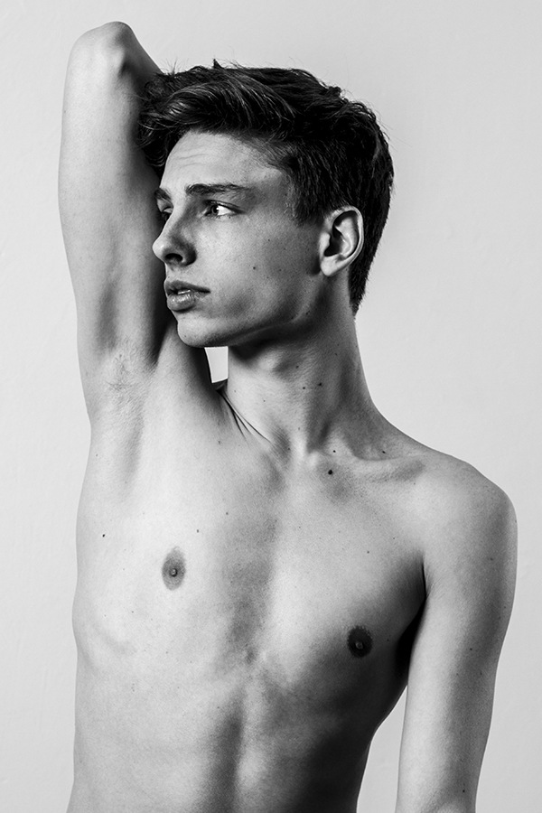 NEW FACES Johannes F. by Richard Kranzin NEW FACES Johannes F. by Richard Kranzin Vanity Teen 虚荣青年 Lifestyle & new faces magazine