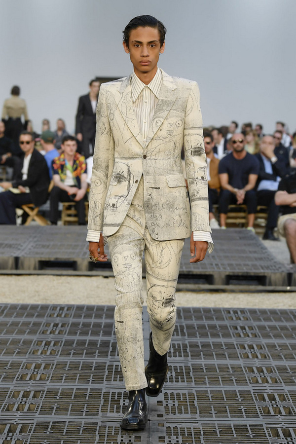 Alexander McQueen S/S 2019 Alexander McQueen S/S 2019 Vanity Teen 虚荣青年 Lifestyle & new faces magazine
