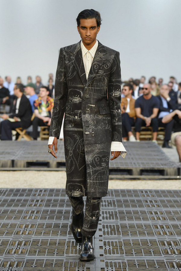 Alexander McQueen S/S 2019 Alexander McQueen S/S 2019 Vanity Teen 虚荣青年 Lifestyle & new faces magazine