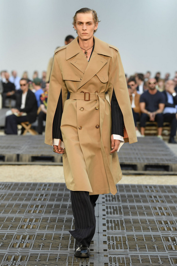 Alexander McQueen S/S 2019 Alexander McQueen S/S 2019 Vanity Teen 虚荣青年 Lifestyle & new faces magazine