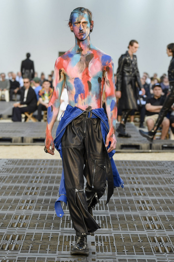 Alexander McQueen S/S 2019 Alexander McQueen S/S 2019 Vanity Teen 虚荣青年 Lifestyle & new faces magazine