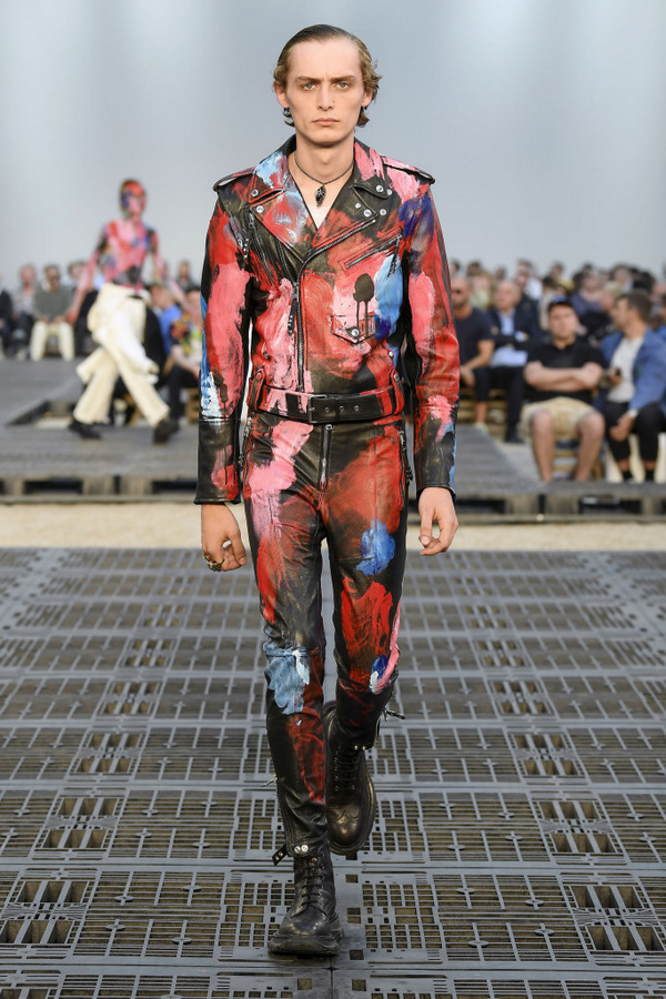 Alexander McQueen S/S 2019 Alexander McQueen S/S 2019 Vanity Teen 虚荣青年 Lifestyle & new faces magazine