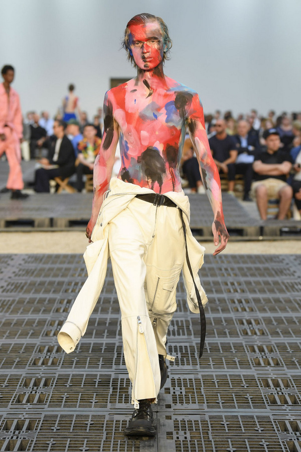 Alexander McQueen S/S 2019 Alexander McQueen S/S 2019 Vanity Teen 虚荣青年 Lifestyle & new faces magazine