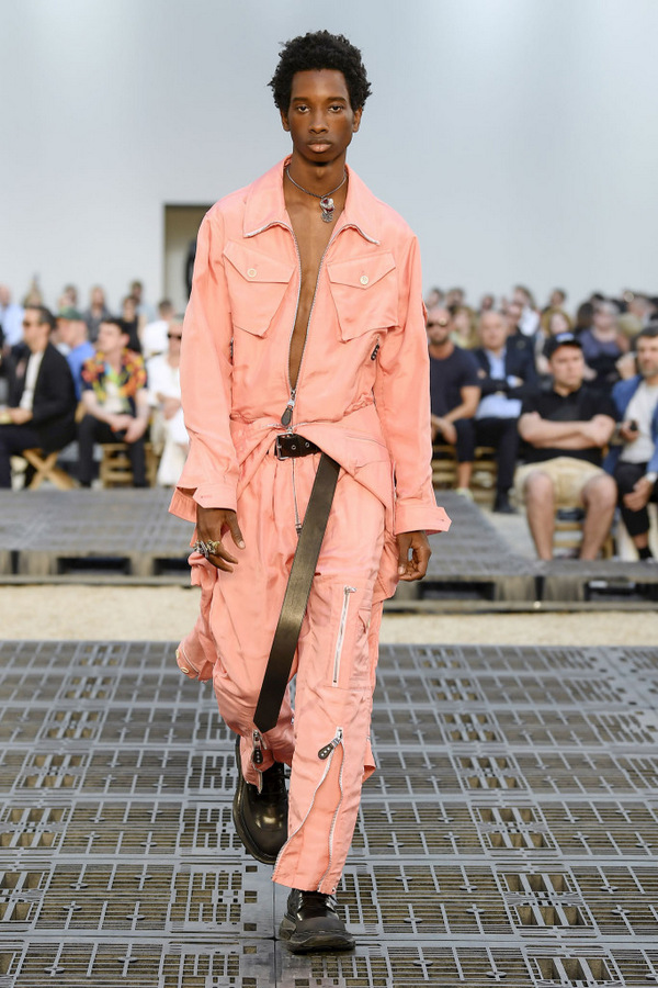 Alexander McQueen S/S 2019 Alexander McQueen S/S 2019 Vanity Teen 虚荣青年 Lifestyle & new faces magazine