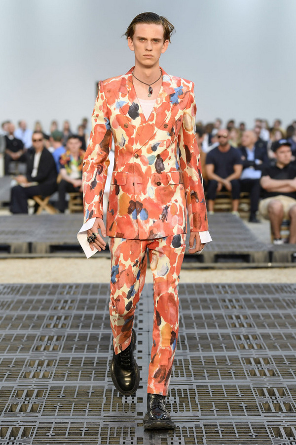 Alexander McQueen S/S 2019 Alexander McQueen S/S 2019 Vanity Teen 虚荣青年 Lifestyle & new faces magazine