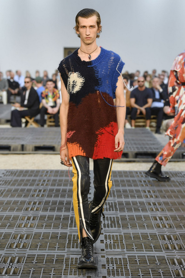 Alexander McQueen S/S 2019 Alexander McQueen S/S 2019 Vanity Teen 虚荣青年 Lifestyle & new faces magazine