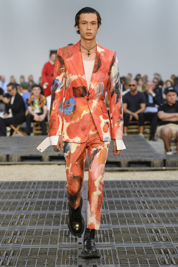 Alexander McQueen S/S 2019 Alexander McQueen S/S 2019 Vanity Teen 虚荣青年 Lifestyle & new faces magazine