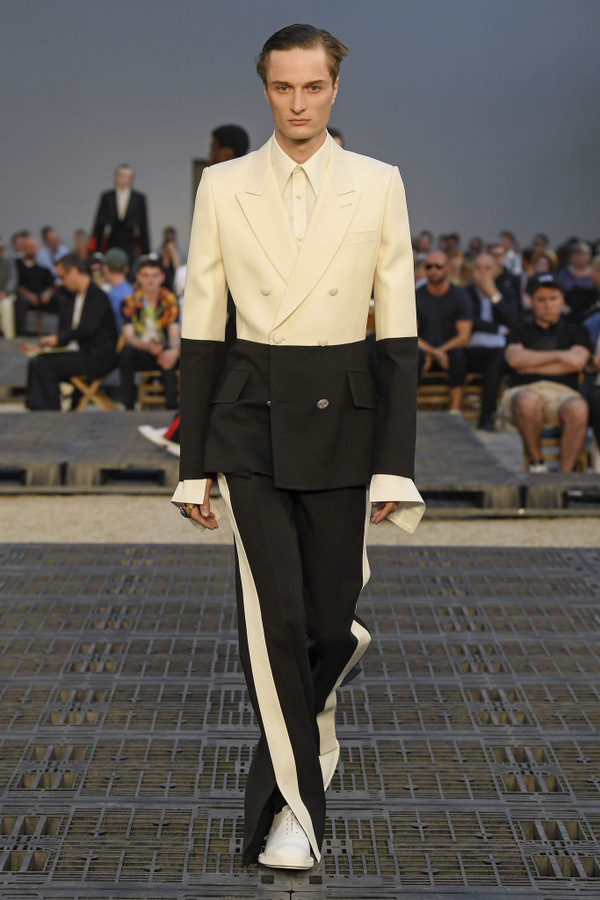 Alexander McQueen S/S 2019 Alexander McQueen S/S 2019 Vanity Teen 虚荣青年 Lifestyle & new faces magazine