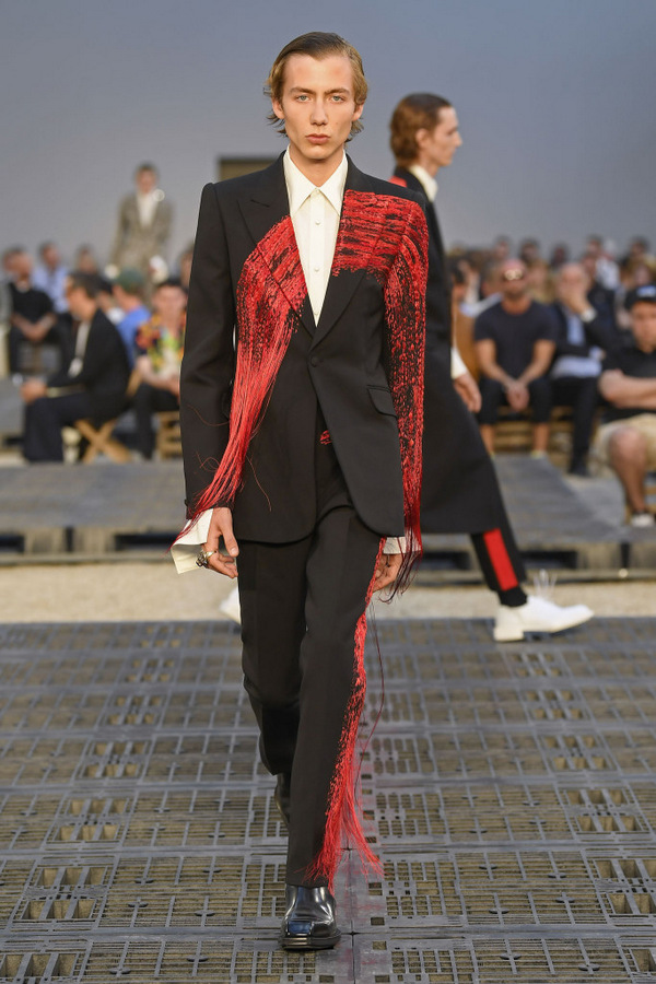 Alexander McQueen S/S 2019 Alexander McQueen S/S 2019 Vanity Teen 虚荣青年 Lifestyle & new faces magazine