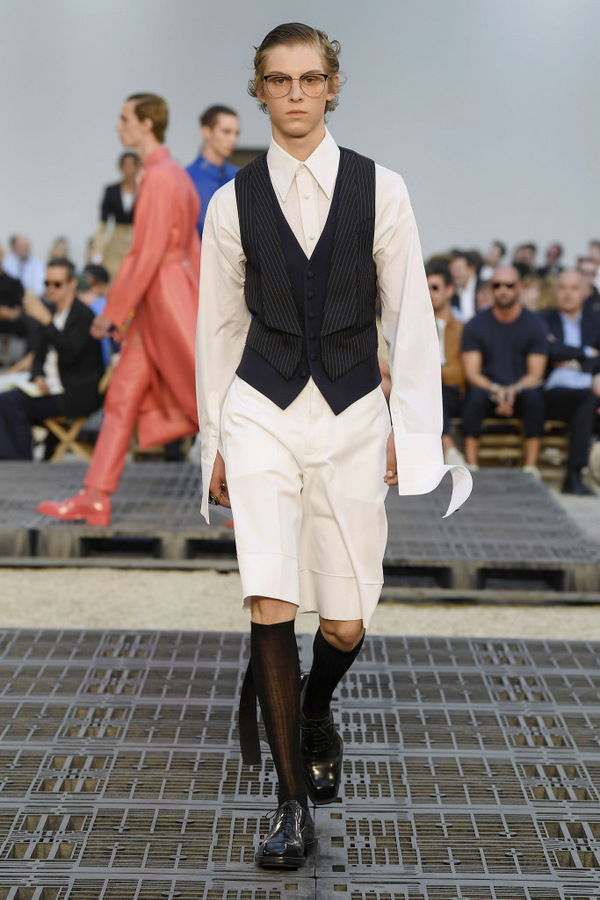 Alexander McQueen S/S 2019 Alexander McQueen S/S 2019 Vanity Teen 虚荣青年 Lifestyle & new faces magazine