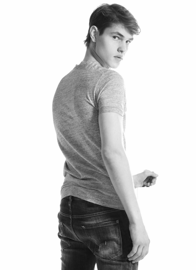 Harel Alon by Stephan Mientus Harel Alon by Stephan Mientus Vanity Teen 虚荣青年 Lifestyle & new faces magazine