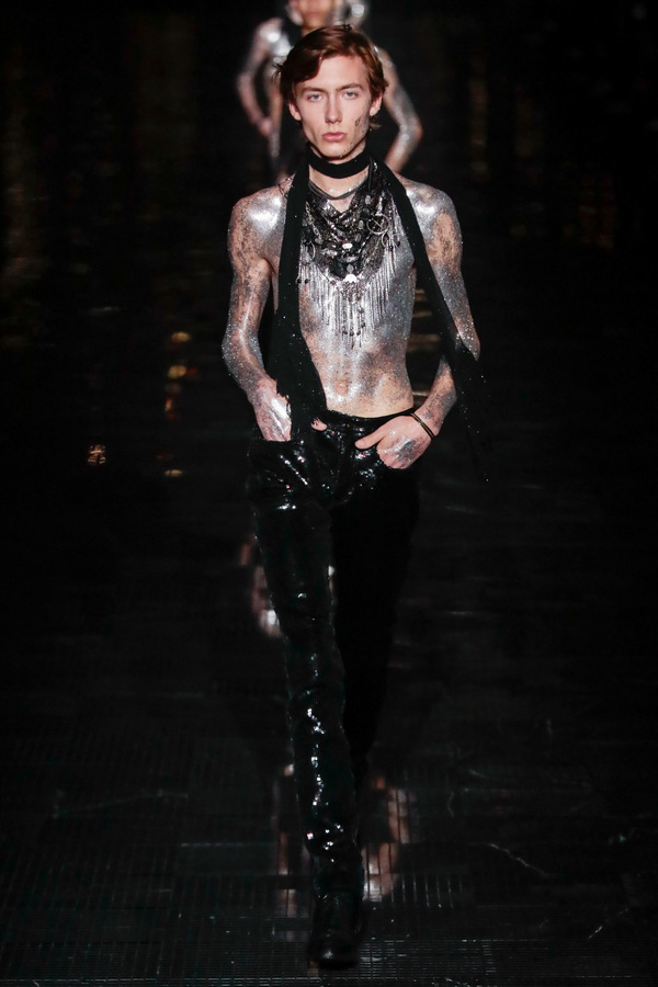 Saint Laurent S/S 2019 Saint Laurent S/S 2019 Vanity Teen 虚荣青年 Lifestyle & new faces magazine