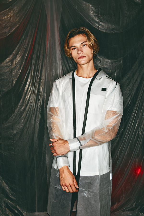 Under Construction by Glenn Larkby & Thomas Bull Under Construction by Glenn Larkby & Thomas Bull Vanity Teen 虚荣青年 Lifestyle & new faces magazine