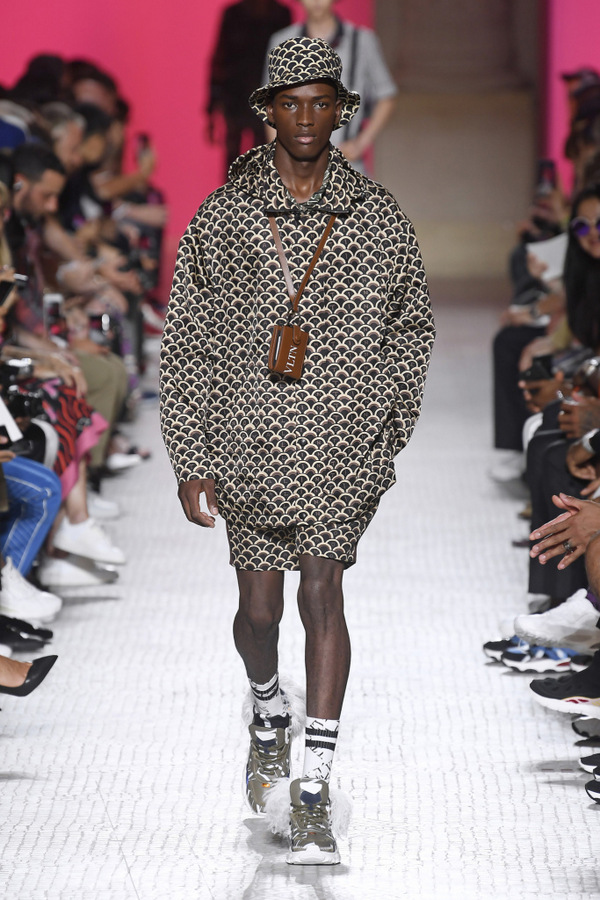 Valentino S/S 2019 Valentino S/S 2019 Vanity Teen 虚荣青年 Lifestyle & new faces magazine