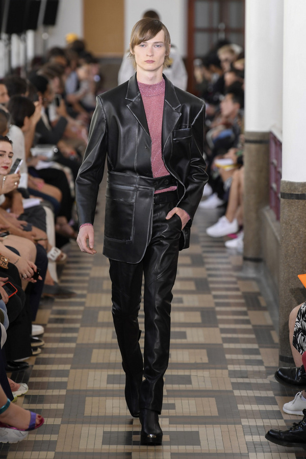 Wooyoungmi S/S 2019 Wooyoungmi S/S 2019 Vanity Teen 虚荣青年 Lifestyle & new faces magazine