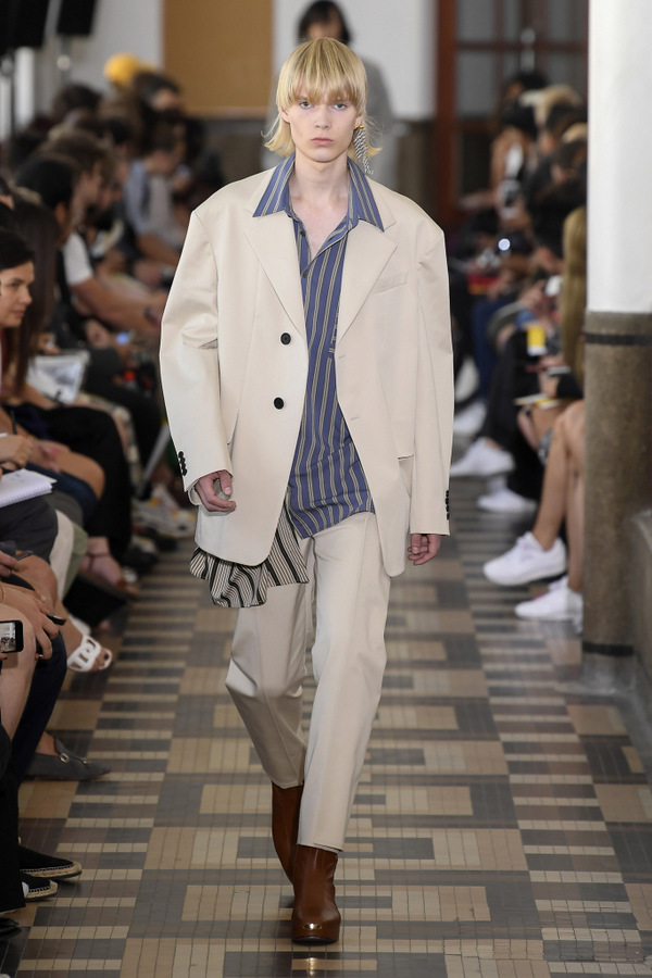 Wooyoungmi S/S 2019 Wooyoungmi S/S 2019 Vanity Teen 虚荣青年 Lifestyle & new faces magazine