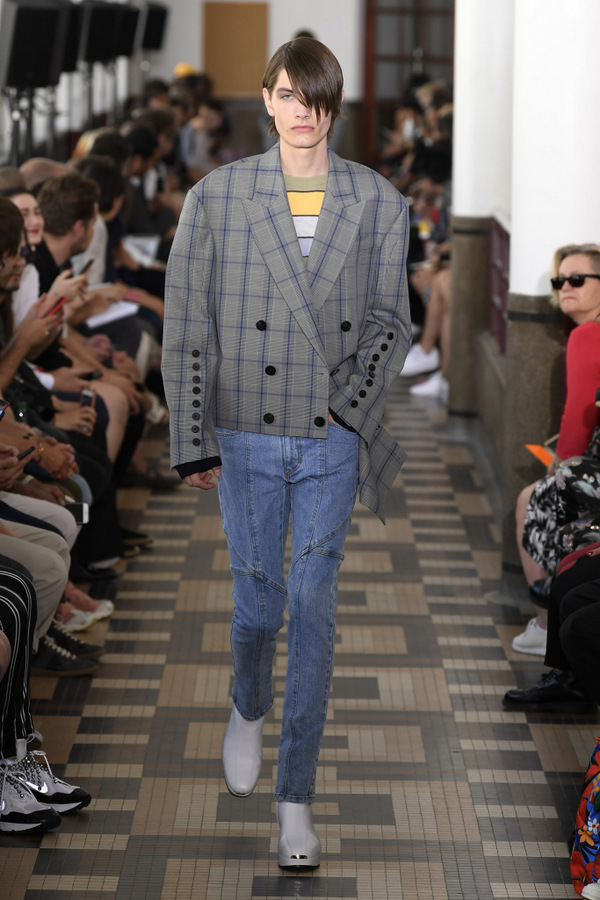 Wooyoungmi S/S 2019 Wooyoungmi S/S 2019 Vanity Teen 虚荣青年 Lifestyle & new faces magazine