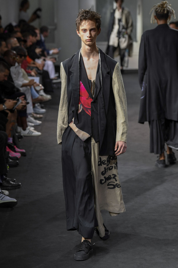 Yohji Yamamoto S/S 2019 Yohji Yamamoto S/S 2019 Vanity Teen 虚荣青年 Lifestyle & new faces magazine