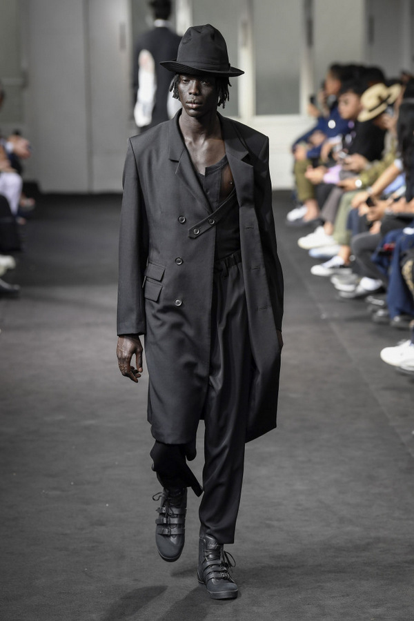 Yohji Yamamoto S/S 2019 Yohji Yamamoto S/S 2019 Vanity Teen 虚荣青年 Lifestyle & new faces magazine