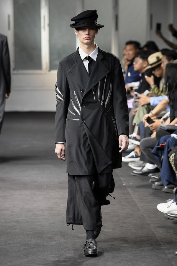 Yohji Yamamoto S/S 2019 Yohji Yamamoto S/S 2019 Vanity Teen 虚荣青年 Lifestyle & new faces magazine