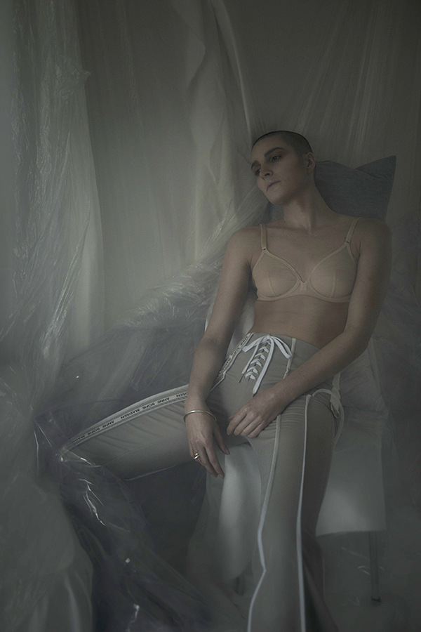 Sleeping with Ghosts by Spleen Factory Sleeping with Ghosts by Spleen Factory Vanity Teen 虚荣青年 Lifestyle & new faces magazine