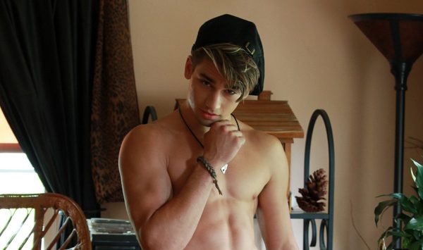 Meet Andrew Maley Meet Andrew Maley Vanity Teen 虚荣青年 Lifestyle & new faces magazine