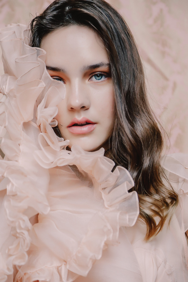 Izzy Pawline by Marie Simonova Izzy Pawline by Marie Simonova Vanity Teen 虚荣青年 Lifestyle & new faces magazine