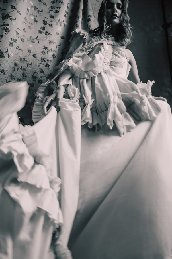 Izzy Pawline by Marie Simonova Izzy Pawline by Marie Simonova Vanity Teen 虚荣青年 Lifestyle & new faces magazine