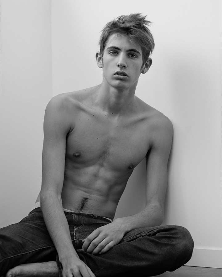 Solal Zaoui by Roberto Cifuentes Vanity Teen 虚荣青年 Lifestyle & new faces magazine Solal Zaoui by Roberto Cifuentes Solal Zaoui by Roberto Cifuentes Vanity Teen 虚荣青年 Lifestyle & new faces magazine